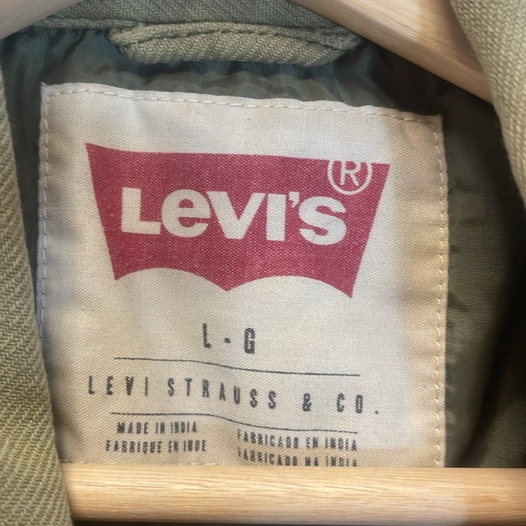 Levi’s Army Green Button Down Jacket Size Large with weathered Sleeves - Picture 5 of 7